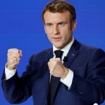 Emmanuel-Macron-se-dit-determine-a-emmerder-jusqu-au-bout-les-non-vaccines-au-Covid-19.jpg